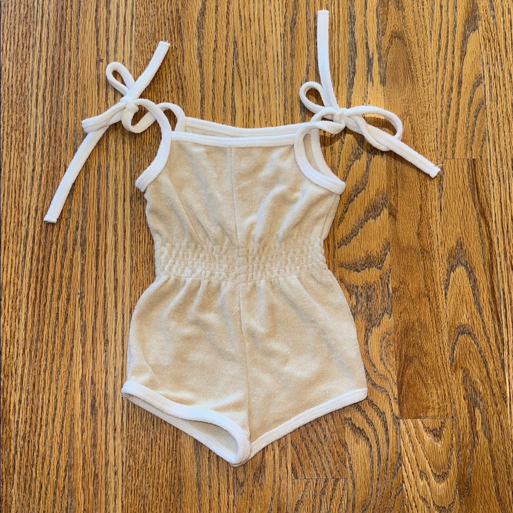 Eadaie Tan terry Romper with Bow Straps - 18-24mo -EUC